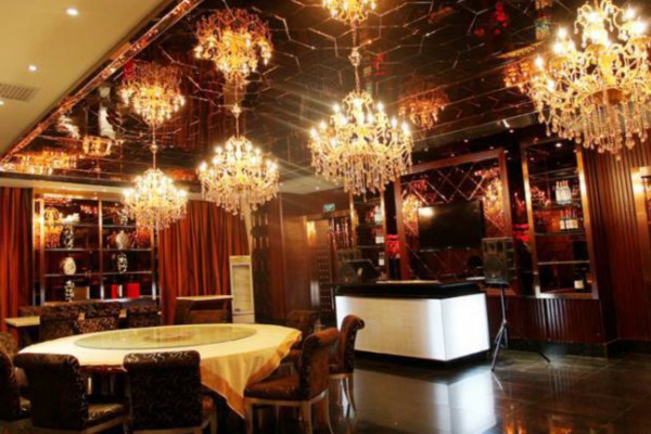 武汉网红茶颜悦色，人气爆棚！(武汉网红茶颜悦色,人气爆棚是真的吗)